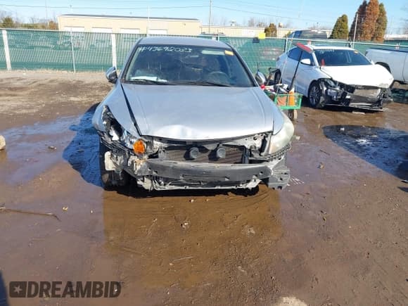✅ 2010 Honda Accord LX • VIN: 1HGCP2F38AA187670 • Lot: 43692033. Listed on IAAI with 245,825 mi. Free auction sales archive from the USA and detailed vehicle history report at DreamBid. Image 6.