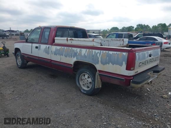 ✅ 1988 Chevrolet Silverado 1500 • VIN: 2GCEK19K6J1225636 • Lot: 43397496. Wystawiony na IAAI z przebiegiem 60 858 mil. Bezpłatny archiwum sprzedaży aukcyjnych z USA i szczegółowy raport historii pojazdu na DreamBid. Zdjęcie 3.