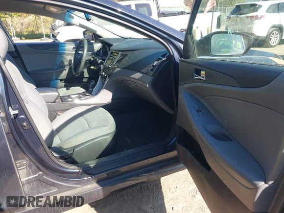 ✅ 2014 Hyundai Sonata GLS • VIN: 5NPEB4AC0EH869627 • Lot: 43363810. Listed on IAAI with 87,961 mi. Free auction sales archive from the USA and detailed vehicle history report at DreamBid. Image 5.