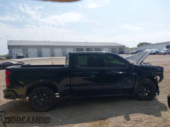✅ 2024 Chevrolet Silverado 1500 High Country • VIN: 1GCUDJED2RZ371886 • Lot: 43188276. Listed on IAAI with 11,420 mi. Free auction sales archive from the USA and detailed vehicle history report at DreamBid. Image 13.