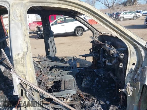 ✅ 2019 Chevrolet Silverado 1500 LT • VIN: 1GCPYDEK0KZ328333 • Lot: 41480622. Wystawiony na IAAI z przebiegiem Nie podano. Bezpłatny archiwum sprzedaży aukcyjnych z USA i szczegółowy raport historii pojazdu na DreamBid. Zdjęcie 5.