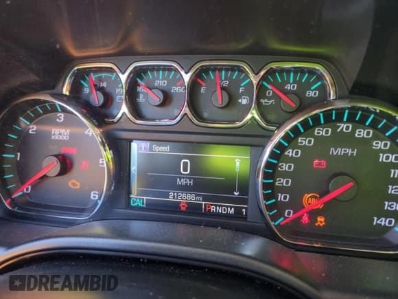 ✅ 2015 Chevrolet Silverado 2500HD LT • VIN: 1GC1KVEG0FF565050 • Lot: 53177405. Wystawiony na Copart z przebiegiem 212 686 mil. Bezpłatny archiwum sprzedaży aukcyjnych z USA i szczegółowy raport historii pojazdu na DreamBid. Zdjęcie 9.