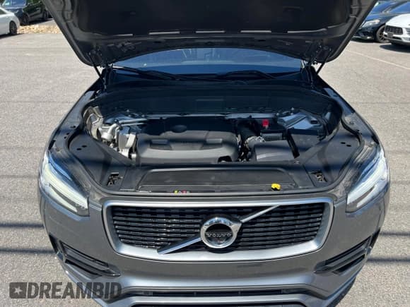 ✅ 2019 Volvo XC90 R-Design • VIN: YV4A22PM9K1440828 • Lot: 58994785. Wystawiony na Copart z przebiegiem 153 481 mil. Bezpłatny archiwum sprzedaży aukcyjnych z USA i szczegółowy raport historii pojazdu na DreamBid. Zdjęcie 8.