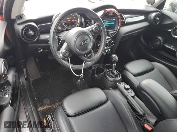 2019 MINI Hardtop Cooper S with VIN WMWXP7C53K2A53356, listed as a Copart auction lot 84743025 with 80,211 mi miles and Salvage title. Bid and sale history available at DreamBid. Image 8.