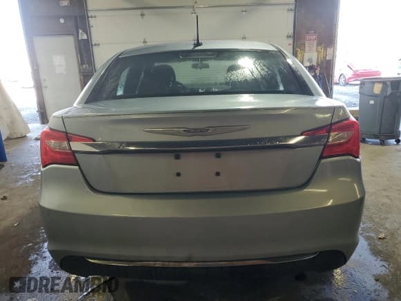 ✅ 2014 Chrysler 200 Touring • VIN: 1C3CCBBB8EN171642 • Lot: 92853355. Listed on Copart with 102,189 mi. Free auction sales archive from the USA and detailed vehicle history report at DreamBid. Image 6.