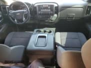 ✅ 2019 Chevrolet Silverado 1500 LT • VIN: 2GCRCPEC9K1133955 • Lot: 82591594. Wystawiony na Copart z przebiegiem 73 700 mil. Bezpłatny archiwum sprzedaży aukcyjnych z USA i szczegółowy raport historii pojazdu na DreamBid. Zdjęcie 8.