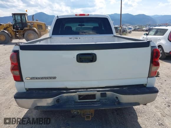 ✅ 2006 Chevrolet Silverado 2500HD LT3 • VIN: 1GCHK23G96F263885 • Лот: 42560573. Опубликован ранее на IAAI с пробегом 122 242 миль. Бесплатный доступ к архиву аукционных продаж из США и подробный отчёт об истории автомобиля на DreamBid. Изображение 16.