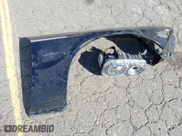 ✅ 2015 Dodge Challenger R/T • VIN: 2C3CDZAT5FH855638 • Lot: 43306634. Wystawiony na IAAI z przebiegiem 83 453 mil. Bezpłatny archiwum sprzedaży aukcyjnych z USA i szczegółowy raport historii pojazdu na DreamBid. Zdjęcie 12.