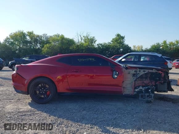 ✅ 2022 Chevrolet Camaro ZL1 • VIN: 1G1FK1R6XN0100026 • Lot: 43305402. Listed on IAAI with 5,087 mi. Free auction sales archive from the USA and detailed vehicle history report at DreamBid. Image 14.