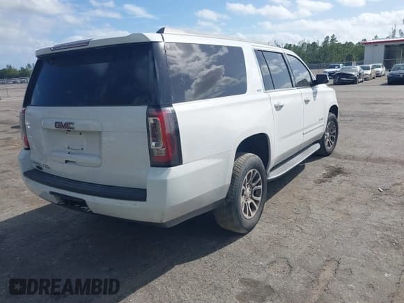 ✅ 2019 GMC Yukon XL SLT • VIN: 1GKS1GKC5KR398850 • Lot: 40821340. Listed on IAAI with Not provided. Free auction sales archive from the USA and detailed vehicle history report at DreamBid. Image 4.
