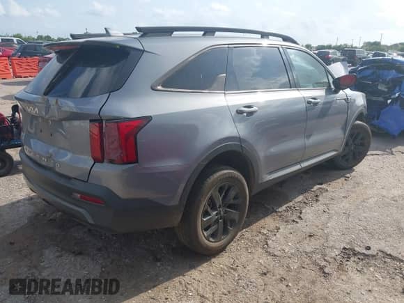 2022 Kia Sorento X-Line S z VIN 5XYRLDLC1NG105322, wystawiony jako IAAI lot #42316881 z przebiegiem Nie podano mil oraz . Historia ofert i sprzedaży dostępna na DreamBid. Obrazek 4.