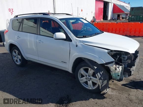 ✅ 2007 Toyota RAV4 Sport • VIN: JTMBD32V975068186 • Лот: 43378403. Опубликован ранее на IAAI с пробегом 171 109 миль. Бесплатный доступ к архиву аукционных продаж из США и подробный отчёт об истории автомобиля на DreamBid. Изображение 1.