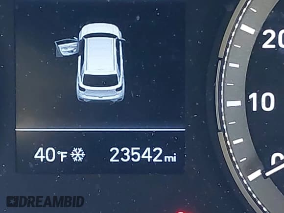 ✅ 2022 Hyundai Venue Limited • VIN: KMHRC8A36NU169697 • Lot: 41279162. Listed on IAAI with 23,542 mi. Free auction sales archive from the USA and detailed vehicle history report at DreamBid. Image 16.