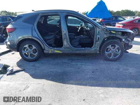 ✅ 2025 Ford Escape ST-Line • VIN: 1FMCU0MN7SUB33725 • Лот: 43674097. Опубликован ранее на IAAI с пробегом 6 573 миль. Бесплатный доступ к архиву аукционных продаж из США и подробный отчёт об истории автомобиля на DreamBid. Изображение 6.