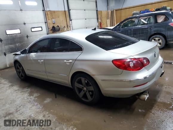 ✅ 2009 Volkswagen CC 4Motion • VIN: WVWGU73C79E535781 • Лот: 84482454. Опубликован ранее на Copart с пробегом 147 108 миль. Бесплатный доступ к архиву аукционных продаж из США и подробный отчёт об истории автомобиля на DreamBid. Изображение 2.
