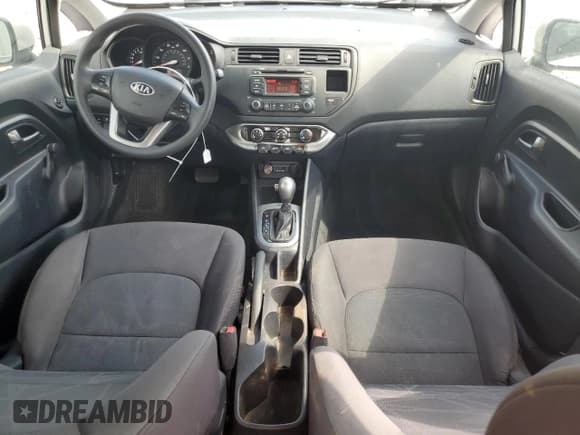 ✅ 2013 Kia Rio LX • VIN: KNADM4A37D6200346 • Лот: 53170655. Опубликован ранее на Copart с пробегом 106 502 миль. Бесплатный доступ к архиву аукционных продаж из США и подробный отчёт об истории автомобиля на DreamBid. Изображение 8.