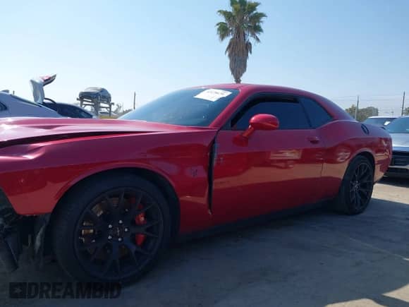 ✅ 2015 Dodge Challenger SRT Hellcat • VIN: 2C3CDZC90FH816117 • Lot: 42478679. Wystawiony na IAAI z przebiegiem 67 930 mil. Bezpłatny archiwum sprzedaży aukcyjnych z USA i szczegółowy raport historii pojazdu na DreamBid. Zdjęcie 13.