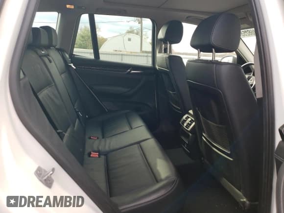 ✅ 2015 BMW X3 xDrive28i • VIN: 5UXWX9C53F0D48094 • Lot: 90466255. Wystawiony na Copart z przebiegiem 83 753 mil. Bezpłatny archiwum sprzedaży aukcyjnych z USA i szczegółowy raport historii pojazdu na DreamBid. Zdjęcie 11.