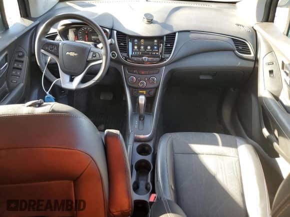 2018 Chevrolet Trax LT с VIN 3GNCJLSB1JL208779, выставлен на аукционе Copart как лот 84401365 с пробегом 48 526 миль миль и Списание • Salvage title. История ставок и продаж доступна на DreamBid. Изображение 8.