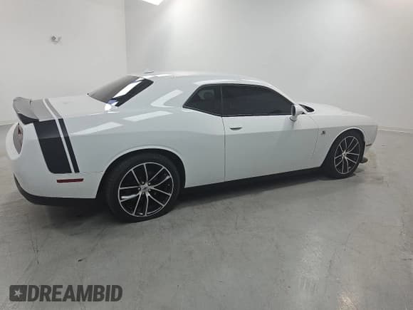 ✅ 2018 Dodge Challenger R/T Scat Pack • VIN: 2C3CDZFJ7JH270124 • Lot: 91578625. Wystawiony na Copart z przebiegiem 91 504 mil. Bezpłatny archiwum sprzedaży aukcyjnych z USA i szczegółowy raport historii pojazdu na DreamBid. Zdjęcie 3.