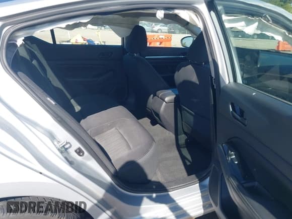 ✅ 2023 Nissan Altima SV • VIN: 1N4BL4DW7PN325706 • Lot: 43373307. Wystawiony na IAAI z przebiegiem 72 690 mil. Bezpłatny archiwum sprzedaży aukcyjnych z USA i szczegółowy raport historii pojazdu na DreamBid. Zdjęcie 8.