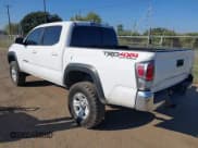 ✅ 2022 Toyota Tacoma TRD Off Road • VIN: 3TYCZ5AN4NT096329 • Lot: 43516916. Wystawiony na IAAI z przebiegiem 52 985 mil. Bezpłatny archiwum sprzedaży aukcyjnych z USA i szczegółowy raport historii pojazdu na DreamBid. Zdjęcie 3.