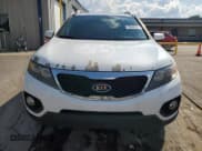 ✅ 2013 Kia Sorento EX • VIN: 5XYKU4A27DG342324 • Лот: 80646335. Опубликован ранее на Copart с пробегом 184 373 миль. Бесплатный доступ к архиву аукционных продаж из США и подробный отчёт об истории автомобиля на DreamBid. Изображение 5.