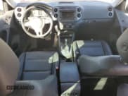 ✅ 2012 Volkswagen Tiguan S • VIN: WVGAV7AX1CW542327 • Lot: 86446035. Listed on Copart with 118,451 mi. Free auction sales archive from the USA and detailed vehicle history report at DreamBid. Image 8.