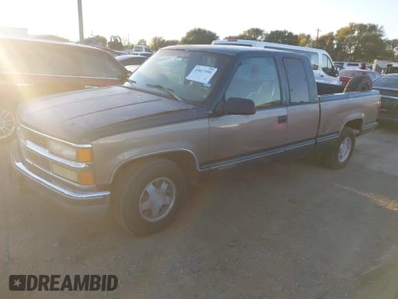 ✅ 1995 Chevrolet Silverado 1500 • VIN: 2GCEC19K6S1266198 • Lot: 43617591. Wystawiony na IAAI z przebiegiem 206 691 mil. Bezpłatny archiwum sprzedaży aukcyjnych z USA i szczegółowy raport historii pojazdu na DreamBid. Zdjęcie 2.
