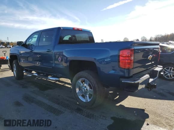 ✅ 2018 Chevrolet Silverado 2500HD LT • VIN: 1GC1KVEG1JF146262 • Лот: 92333615. Опубликован ранее на Copart с пробегом 114 738 миль. Бесплатный доступ к архиву аукционных продаж из США и подробный отчёт об истории автомобиля на DreamBid. Изображение 2.