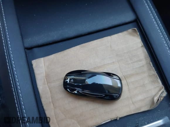 ✅ 2015 Tesla Model S 85D • VIN: 5YJSA1H29FFP80060 • Lot: 43520878. Wystawiony na IAAI z przebiegiem 130 463 mil. Bezpłatny archiwum sprzedaży aukcyjnych z USA i szczegółowy raport historii pojazdu na DreamBid. Zdjęcie 11.