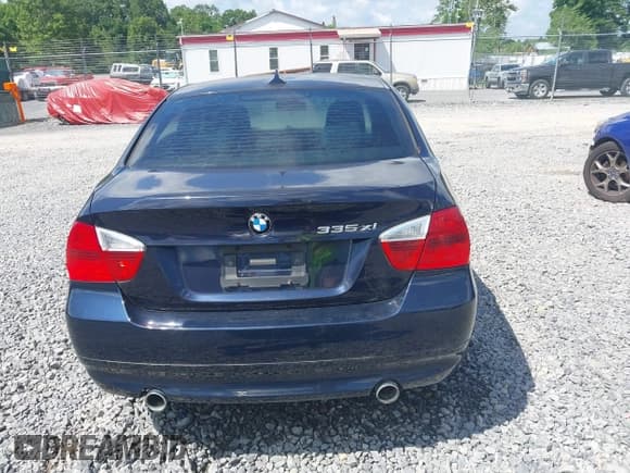 ✅ 2007 BMW 3 Series 335xi • VIN: WBAVD53527A006611 • Lot: 42705139. Listed on IAAI with 116,152 mi. Free auction sales archive from the USA and detailed vehicle history report at DreamBid. Image 17.