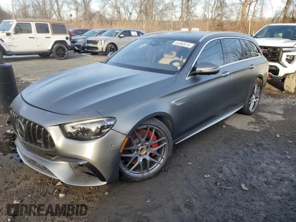 ✅ 2021 Mercedes-Benz E 63 S AMG • VIN: W1KZH8KB4MA982800 • Лот: 44360975. Опубликован ранее на Copart с пробегом 31 728 миль. Бесплатный доступ к архиву аукционных продаж из США и подробный отчёт об истории автомобиля на DreamBid. Изображение 1.