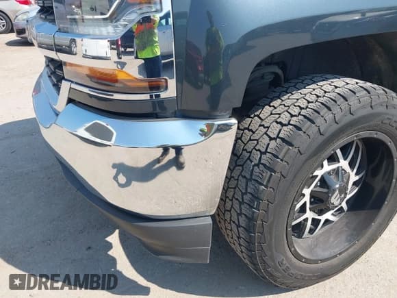 ✅ 2019 Chevrolet Silverado 1500 LT • VIN: 2GCRCPEC2K1114499 • Lot: 43338926. Wystawiony na IAAI z przebiegiem 126 728 mil. Bezpłatny archiwum sprzedaży aukcyjnych z USA i szczegółowy raport historii pojazdu na DreamBid. Zdjęcie 17.