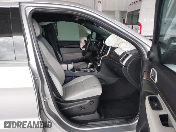 ✅ 2018 Jeep Grand Cherokee Limited • VIN: 1C4RJEBG3JC281304 • Lot: 42457057. Listed on IAAI with 155,019 mi. Free auction sales archive from the USA and detailed vehicle history report at DreamBid. Image 5.