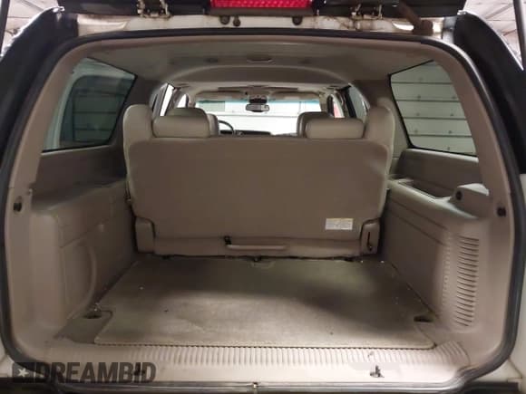 ✅ 2003 Chevrolet Suburban LS • VIN: 1GNFK16Z33J188759 • Лот: 42483415. Опубликован ранее на IAAI с пробегом 166 979 миль. Бесплатный доступ к архиву аукционных продаж из США и подробный отчёт об истории автомобиля на DreamBid. Изображение 18.