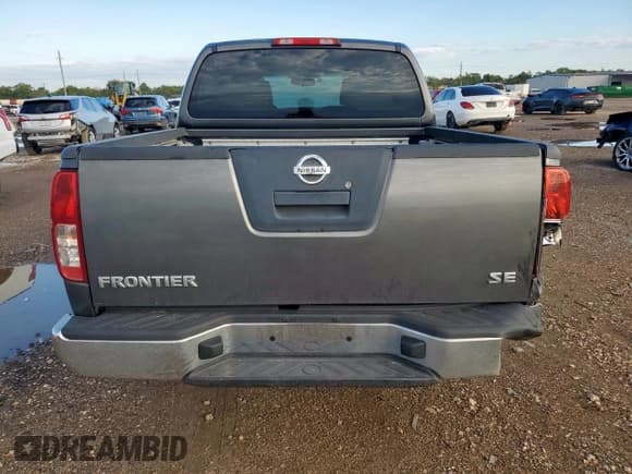 ✅ 2005 Nissan Frontier SE • VIN: 1N6AD07UX5C456141 • Lot: 84018605. Wystawiony na Copart z przebiegiem 220 048 mil. Bezpłatny archiwum sprzedaży aukcyjnych z USA i szczegółowy raport historii pojazdu na DreamBid. Zdjęcie 6.