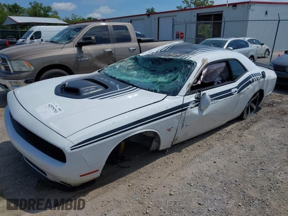 ✅ 2016 Dodge Challenger R/T Plus • VIN: 2C3CDZBT2GH230792 • Lot: 42979793. Listed on IAAI with 104,900 mi. Free auction sales archive from the USA and detailed vehicle history report at DreamBid. Image 17.