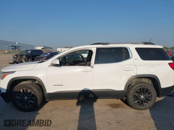 ✅ 2019 GMC Acadia SLT • VIN: 1GKKNMLS8KZ222898 • Lot: 43184300. Wystawiony na IAAI z przebiegiem 102 307 mil. Bezpłatny archiwum sprzedaży aukcyjnych z USA i szczegółowy raport historii pojazdu na DreamBid. Zdjęcie 14.