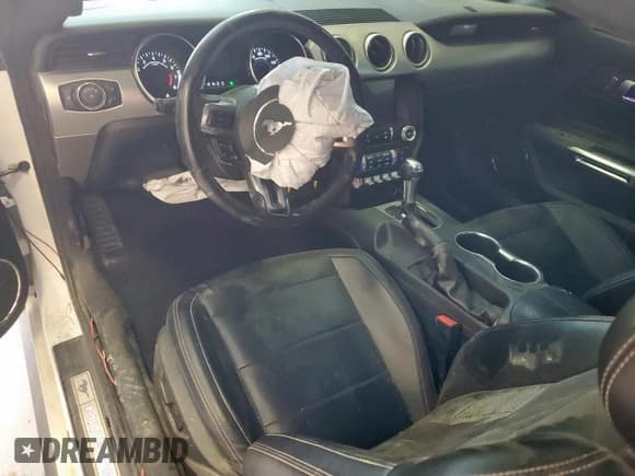 ✅ 2021 Ford Mustang EcoBoost Premium • VIN: 1FA6P8TH9M5147681 • Lot: 84959725. Wystawiony na Copart z przebiegiem 54 074 mil. Bezpłatny archiwum sprzedaży aukcyjnych z USA i szczegółowy raport historii pojazdu na DreamBid. Zdjęcie 8.