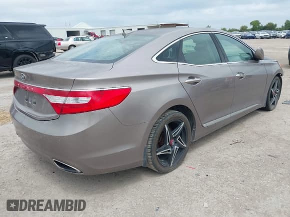 ✅ 2013 Hyundai Azera • VIN: KMHFG4JG8DA226548 • Лот: 43113795. Опубликован ранее на IAAI с пробегом 144 964 миль. Бесплатный доступ к архиву аукционных продаж из США и подробный отчёт об истории автомобиля на DreamBid. Изображение 4.