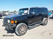 ✅ 2006 Hummer H3 • VIN: 5GTDN136268112147 • Lot: 43534253. Wystawiony na IAAI z przebiegiem 160 566 mil. Bezpłatny archiwum sprzedaży aukcyjnych z USA i szczegółowy raport historii pojazdu na DreamBid. Zdjęcie 2.