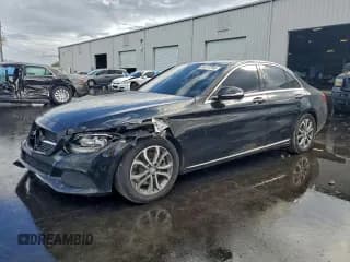 ✅ 2015 Mercedes-Benz C 300 • VIN: 55SWF4JB3FU086879 • Lot: 94517395. Wystawiony na Copart z przebiegiem 119 822 mil. Bezpłatny archiwum sprzedaży aukcyjnych z USA i szczegółowy raport historii pojazdu na DreamBid. Zdjęcie 1.