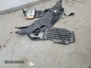 ✅ 2019 Chevrolet Silverado 1500 Custom • VIN: 1GCRYBEF7KZ372233 • Lot: 72448114. Wystawiony na Copart z przebiegiem 56 151 mil. Bezpłatny archiwum sprzedaży aukcyjnych z USA i szczegółowy raport historii pojazdu na DreamBid. Zdjęcie 13.