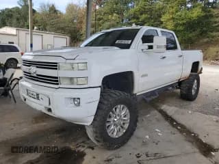 ✅ 2016 Chevrolet Silverado 2500HD High Country • VIN: 1GC1KXE88GF159300 • Lot: 80991575. Wystawiony na Copart z przebiegiem 180 758 mil. Bezpłatny archiwum sprzedaży aukcyjnych z USA i szczegółowy raport historii pojazdu na DreamBid. Zdjęcie 1.