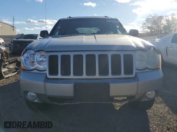 ✅ 2010 Jeep Grand Cherokee Laredo • VIN: 1J4PR4GKXAC117436 • Lot: 92448015. Wystawiony na Copart z przebiegiem 185 967 mil. Bezpłatny archiwum sprzedaży aukcyjnych z USA i szczegółowy raport historii pojazdu na DreamBid. Zdjęcie 5.