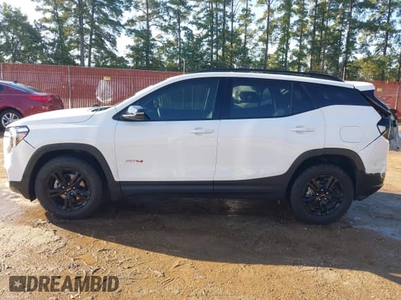✅ 2024 GMC Terrain AT4 • VIN: 3GKALYEGXRL384762 • Lot: 43287760. Listed on IAAI with 19,780 mi. Free auction sales archive from the USA and detailed vehicle history report at DreamBid. Image 14.