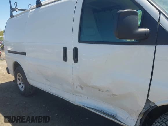 ✅ 2010 Chevrolet Express Cargo • VIN: 1GCUGADX4A1184591 • Lot: 42215034. Listed on IAAI with 138,784 mi. Free auction sales archive from the USA and detailed vehicle history report at DreamBid. Image 6.