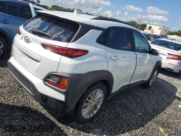 ✅ 2021 Hyundai Kona SEL Plus • VIN: KM8K62AA2MU628565 • Лот: 75035194. Опубликован ранее на Copart с пробегом Не указан. Бесплатный доступ к архиву аукционных продаж из США и подробный отчёт об истории автомобиля на DreamBid. Изображение 3.