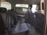 ✅ 2018 Chevrolet Silverado 2500HD LT • VIN: 1GC1KVEG6JF137153 • Lot: 62174355. Wystawiony na Copart z przebiegiem 24 888 mil. Bezpłatny archiwum sprzedaży aukcyjnych z USA i szczegółowy raport historii pojazdu na DreamBid. Zdjęcie 10.